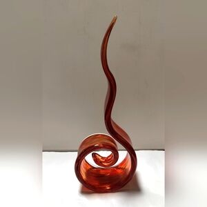 Elegant Swirl Glass Sculpture - Amber